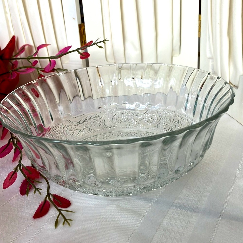 Clear Glass Crystal Bowl With Multiple Designs and Rippled Edge